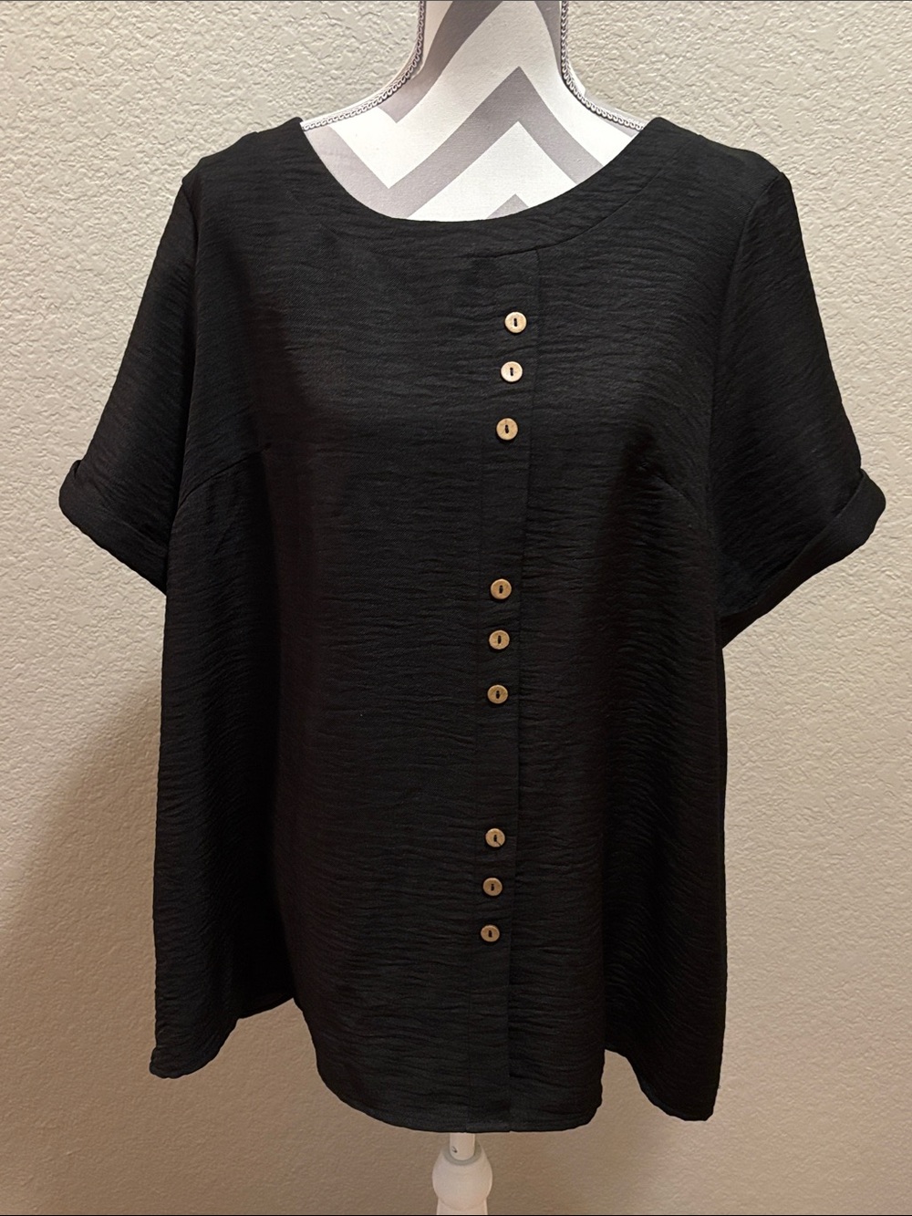 SHEIN Black Short Sleeve Button-Front Blouse